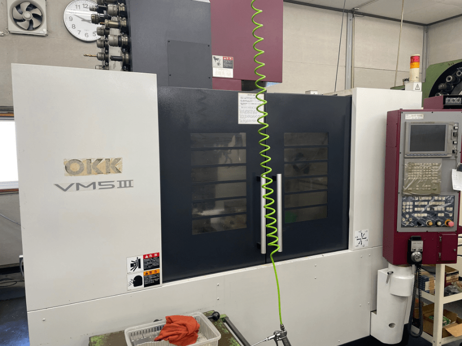 5軸マシニングセンタ